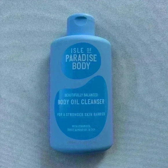 Isle of Paradise Beautifully Balanced Body Oil Cleanser - Picture 2 of 3